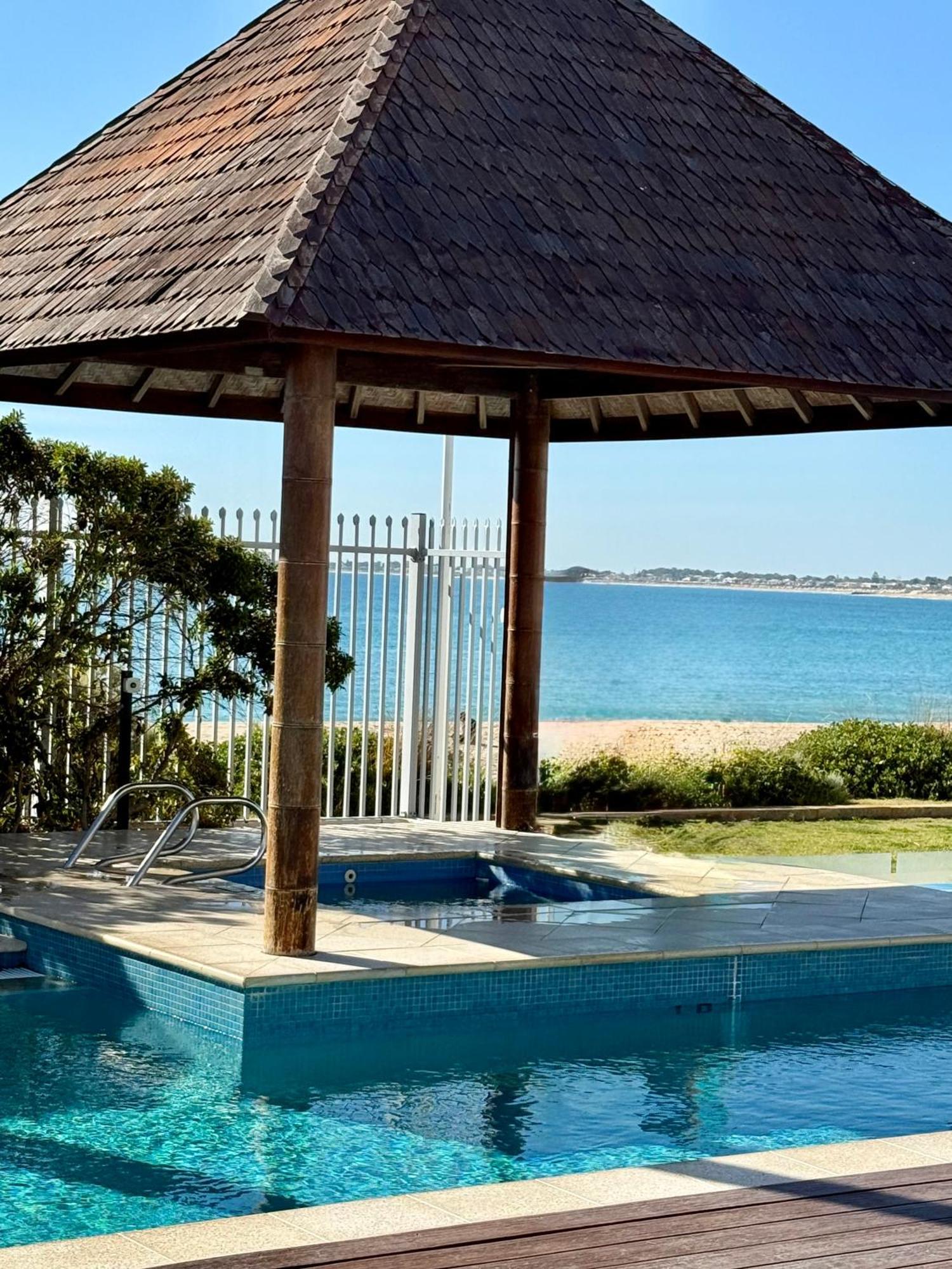 Tempel By The Sea Mandurah Exterior foto